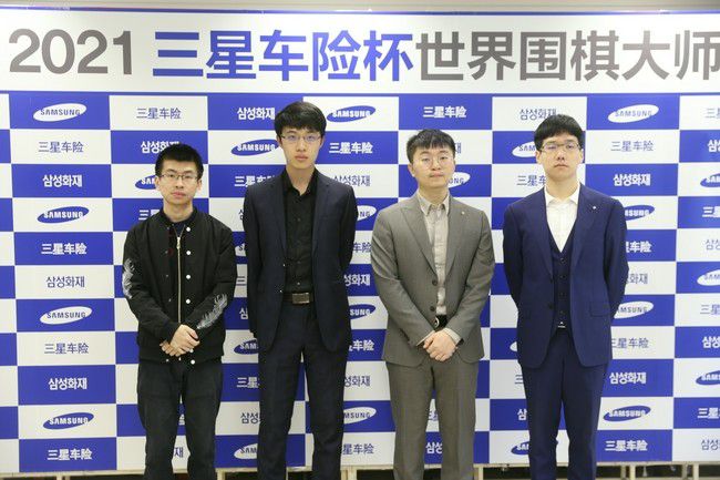 韩庚、郑恺合影“前任”系列是深受观众喜爱的爆款爱情喜剧品牌，此次拍摄最新续作《前任4：英年早婚》，导演田羽生表示：“希望第四部和前三部一样，给观众带来欢笑和感动